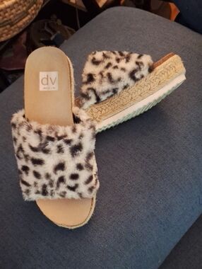 DV by Dolce Vita Leopard Faux-Fur Espadrille Slide - Cream/Black